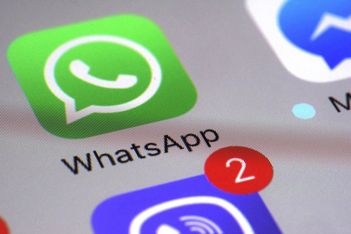 How to Make WhatsApp Stickers from Funny Photos: A Complete Beginner’s Guide to Creating Memes